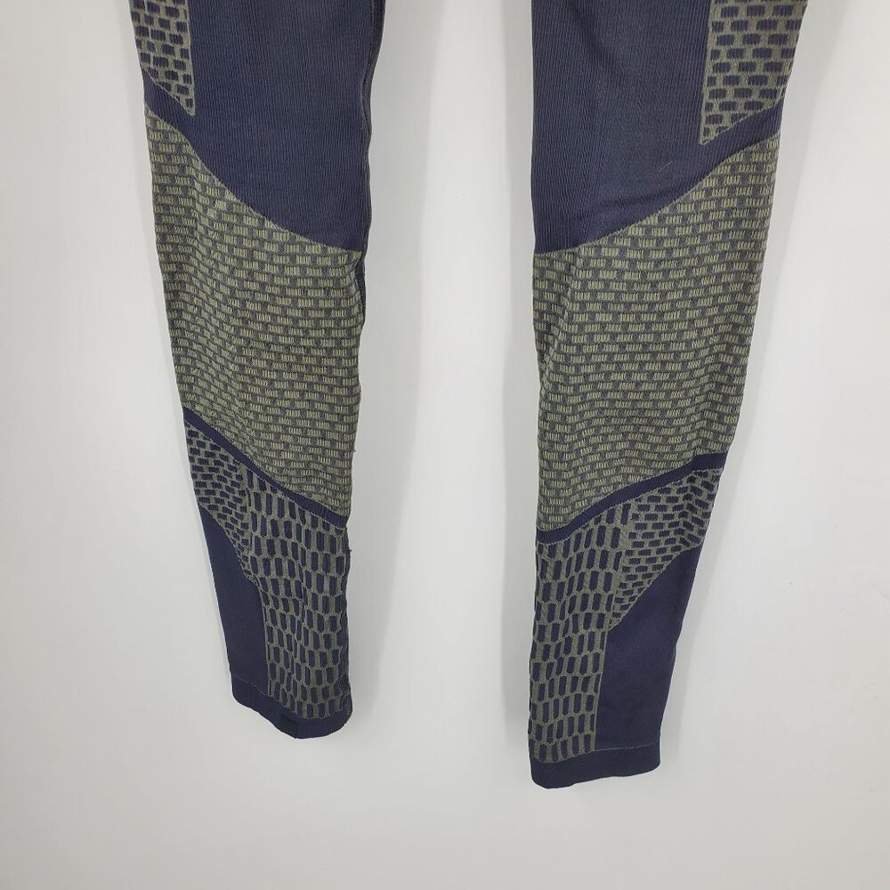 lululemon athletica Black and Gray Leggings - Picture 7 of 11